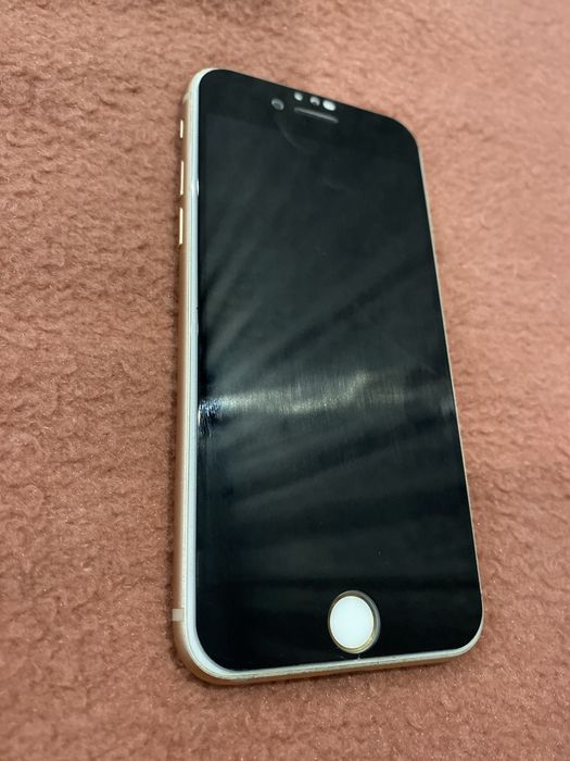 Iphone 8 запазен