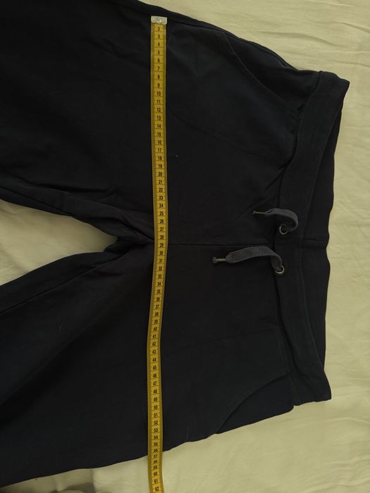 Pantaloni trei sferturi