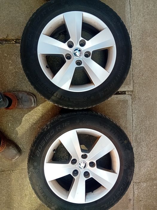 Vând jante originale skoda r16 în stare buna