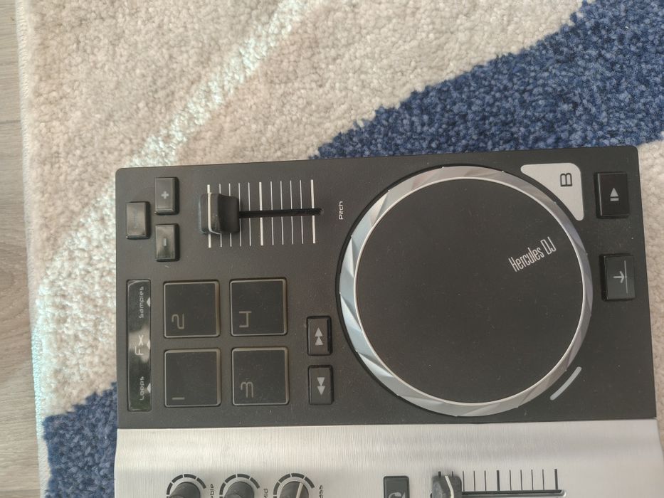 Consola mixaj DJ