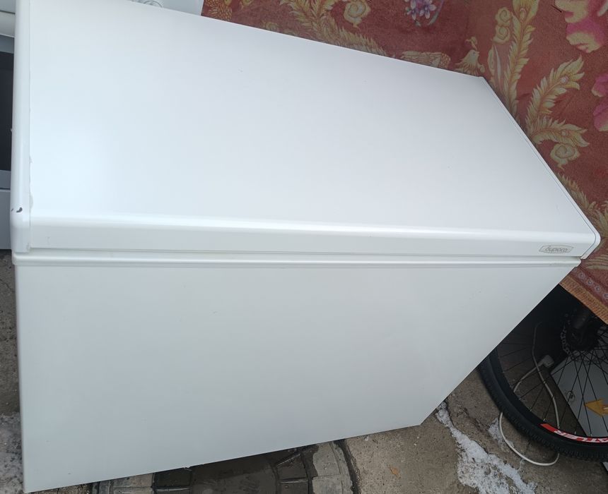 Морозильник продам
