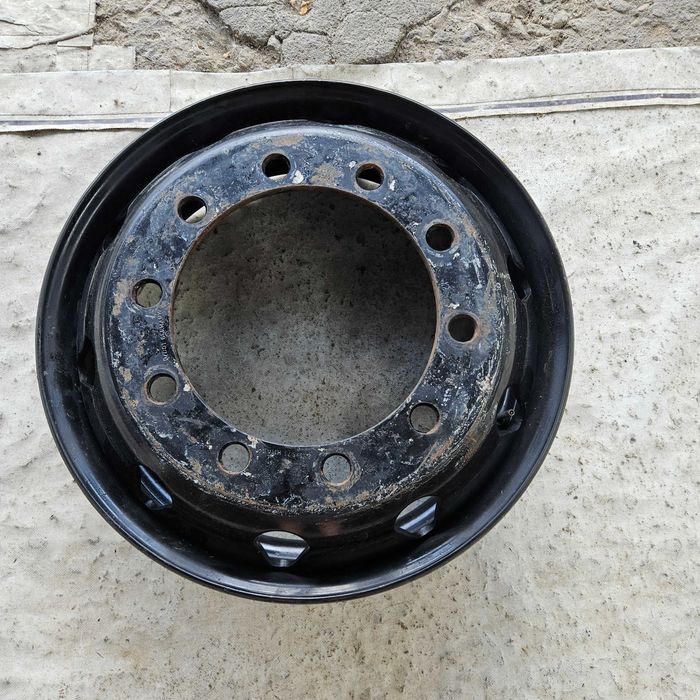 1 тежкотоварна джанта 22.5x6.75 с 10 конусни отвора made in Germany