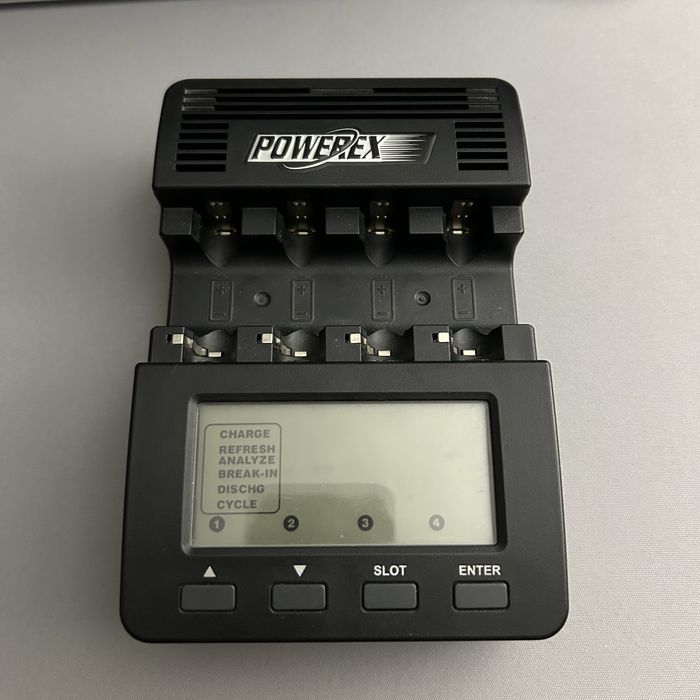 incarcator acumulatori Powerex Maha MH-C9000