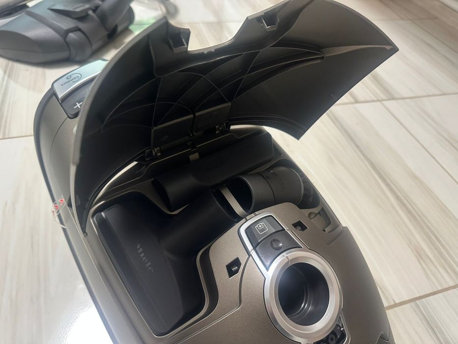 Mă vinde și sunt nou nouț!