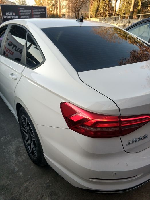 Volkswagen E Lavida 2021 год