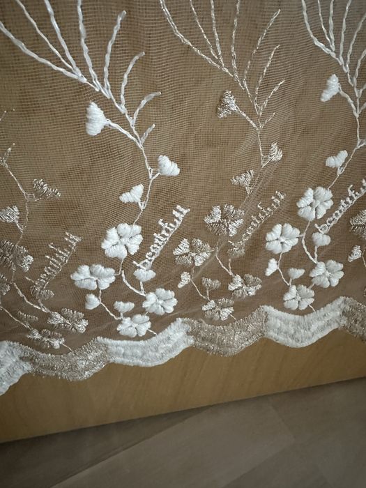 Тънки пердета с бродерия
