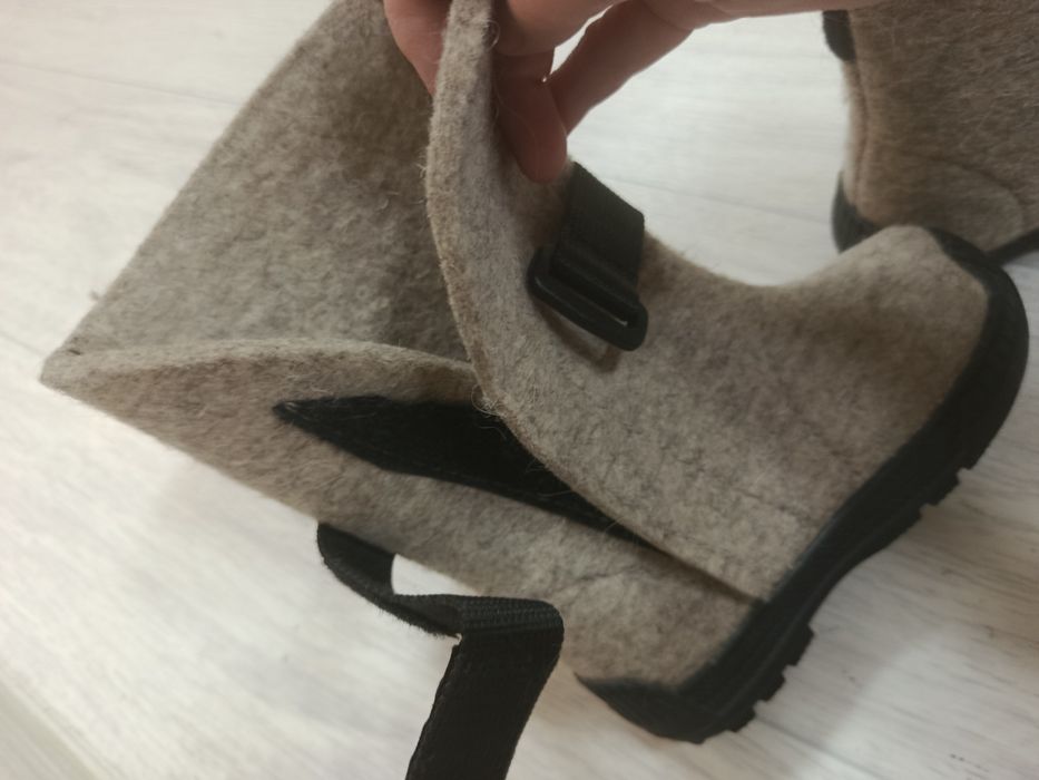 Продаю детские валенки