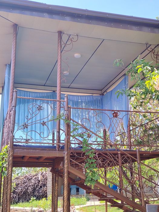 Бостонлик ок тошда уй сотилади