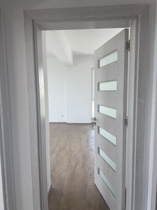 2 uși interior + tocuri reglabile – stare foarte bună