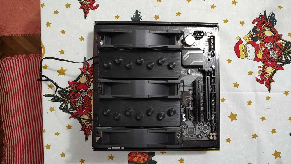 Kit Gigabyte B360M + Intel 8 cores/16 threads + Cooler