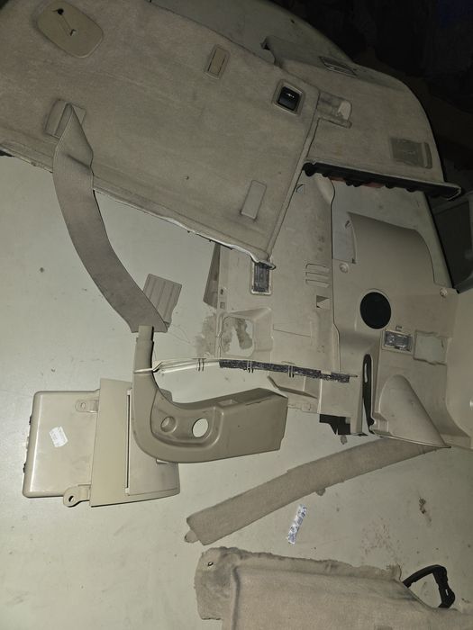 Бежови кори багажник е61