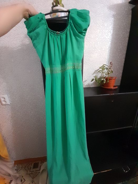 Продам Платья  срочна