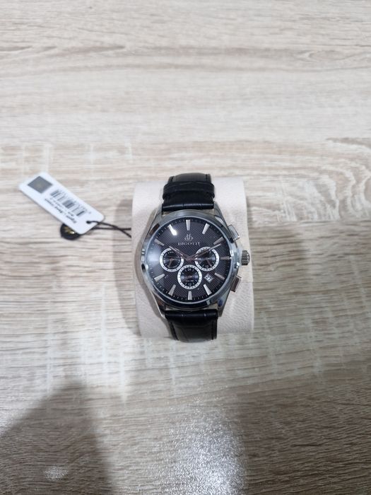 Продам новые часы