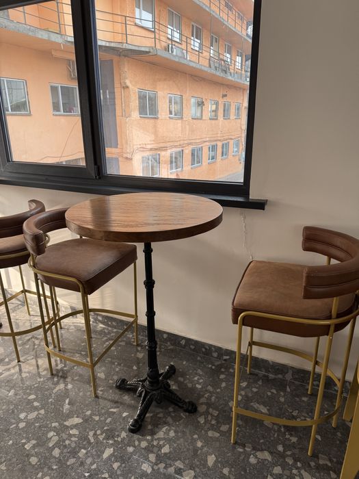 Столы для кофейни