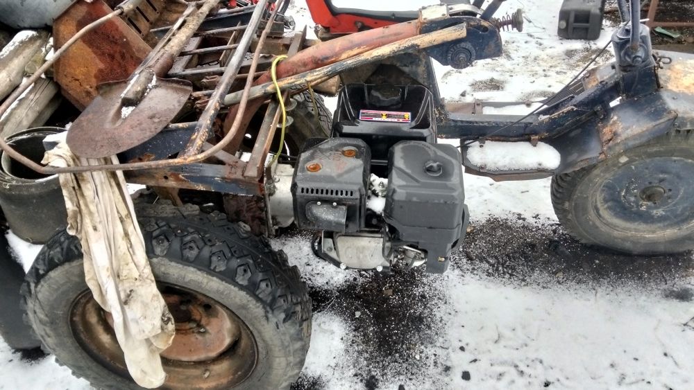 Мотоблок  мтз05 плуг