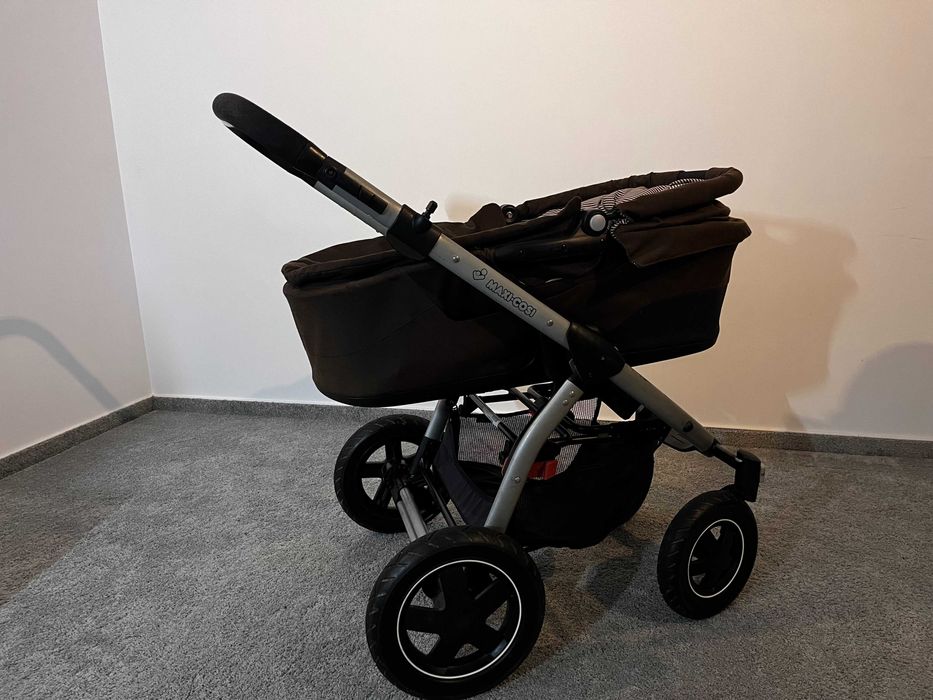 Carucior Maxi Cosi Mura 4 + landou si accesorii