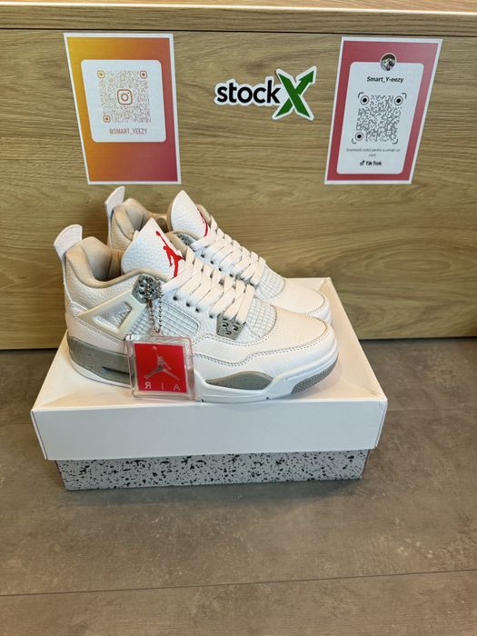 Air Jordan 4 Retro White Oreo