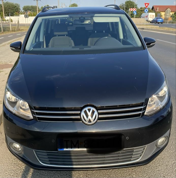 VOLKSWAGEN Touran