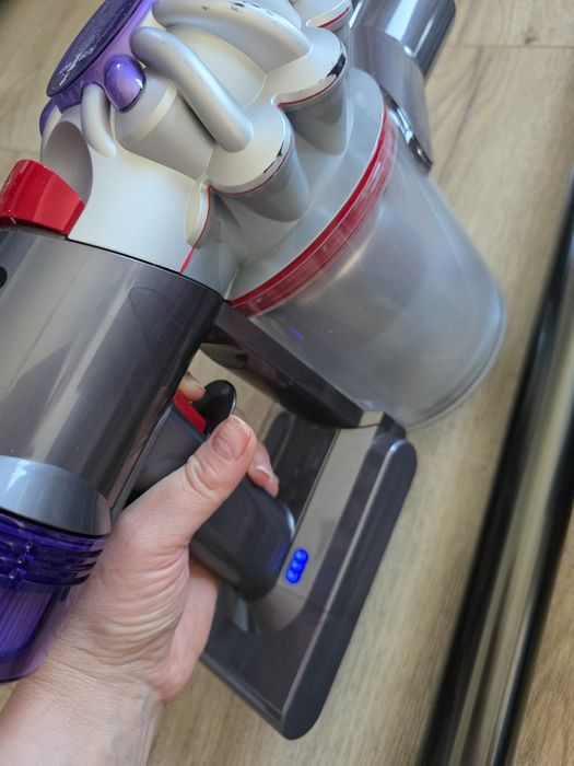 Aspirator vertical Dyson V8 Absolute