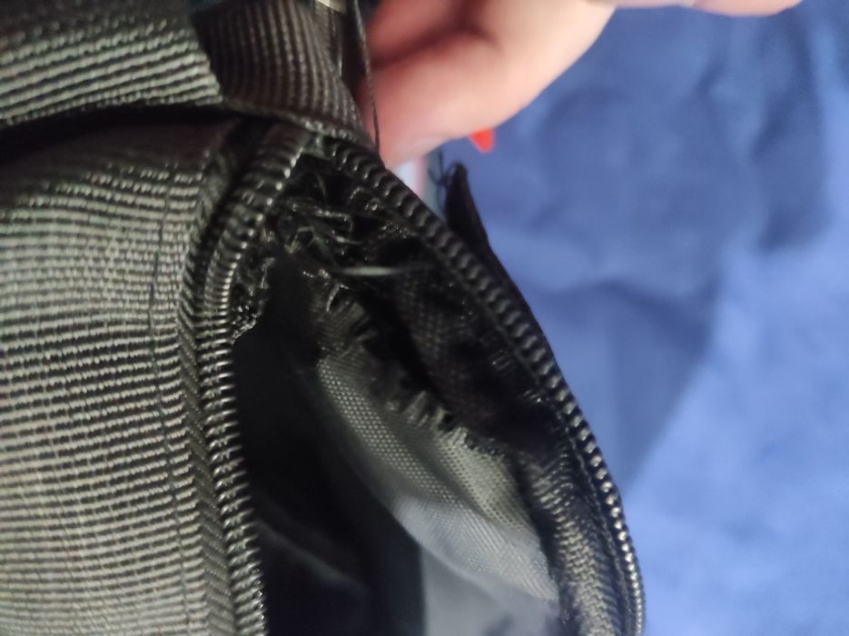 Чё? Сумка через плечо.