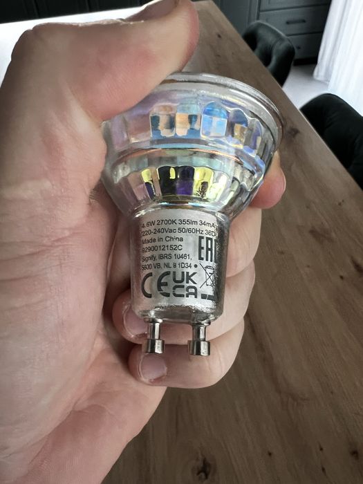 Vand 8 becuri Philips GU10/4,6W/230V 2700K