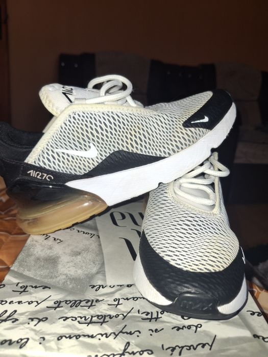 Nike AIR MAX 270