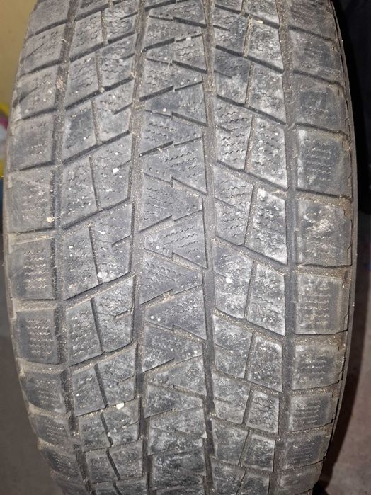 Гуми 245/65/17 bridgestone blizzak dmv1  3броя гуми 245/65/17