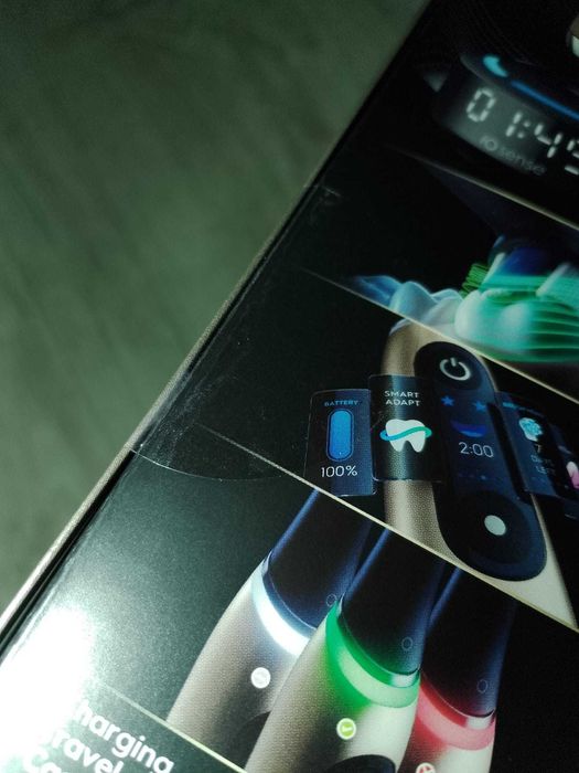 Periuta de dinti electrica Oral B iO10 Lunar Gold