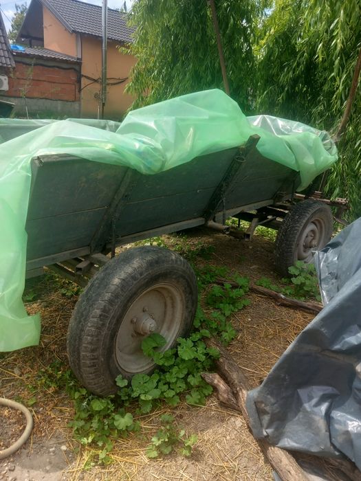 Vând căruță mare de 2 cai pe roti de aro fără joc în butuci ideala pentru padure