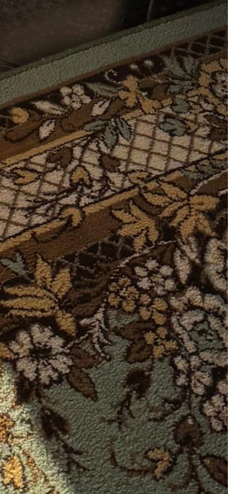 Продам 4 ковра . Б/у в отличнои состоянии