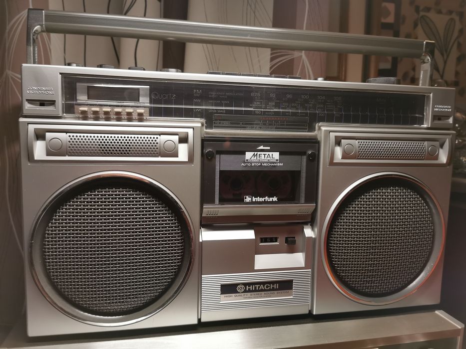 Radiocasetofon/portabil Hitachi trk-7910ez