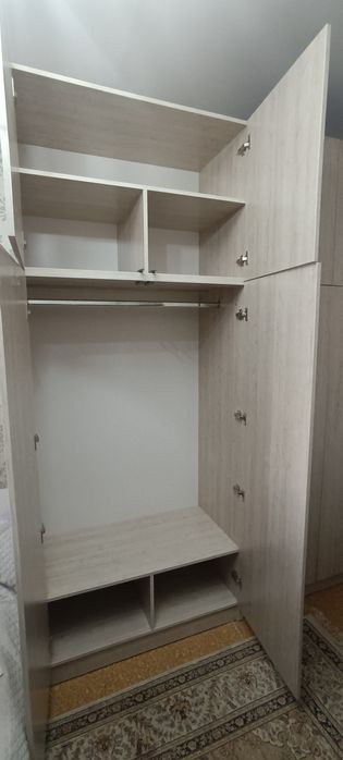 Продам 2 шкафа для одежды