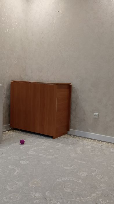 Стол книшка деревянный