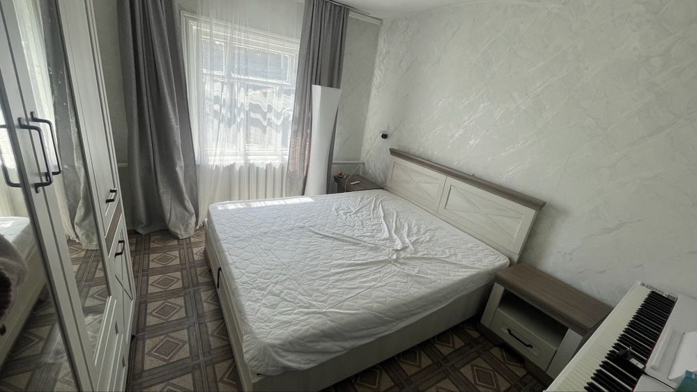 Продам спальный гарнитур