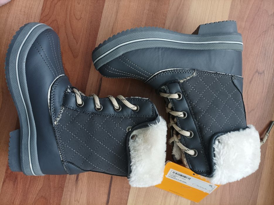 Нови топли ботушки N26,28,29