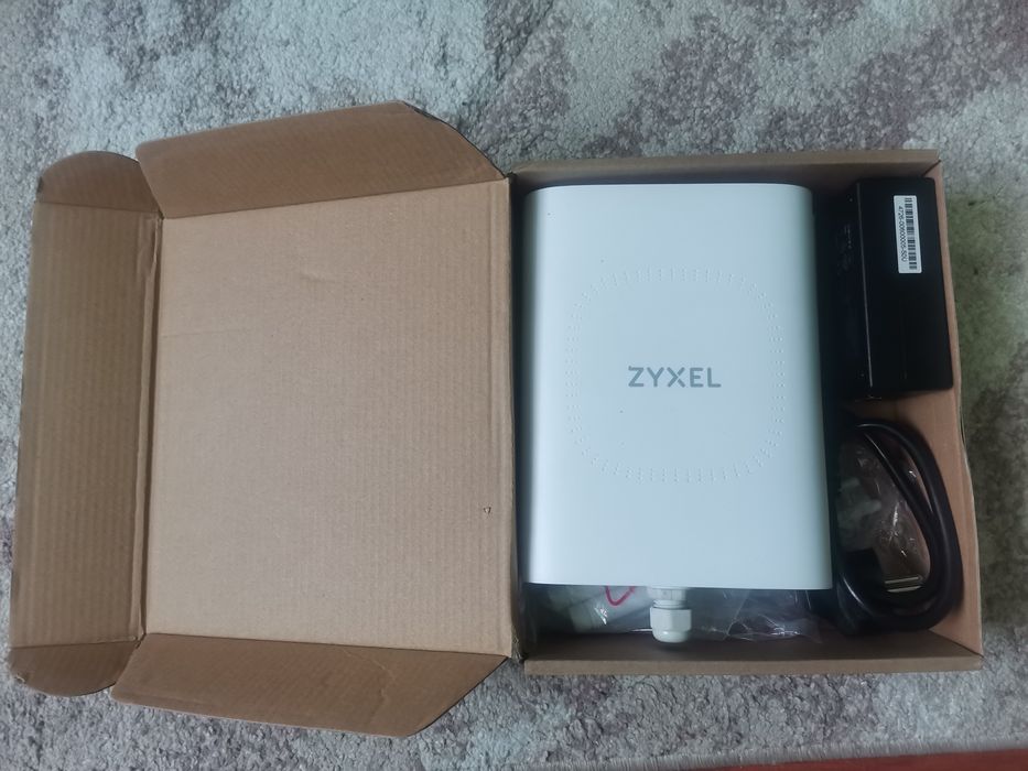Vând Access Point-uri Zyxel