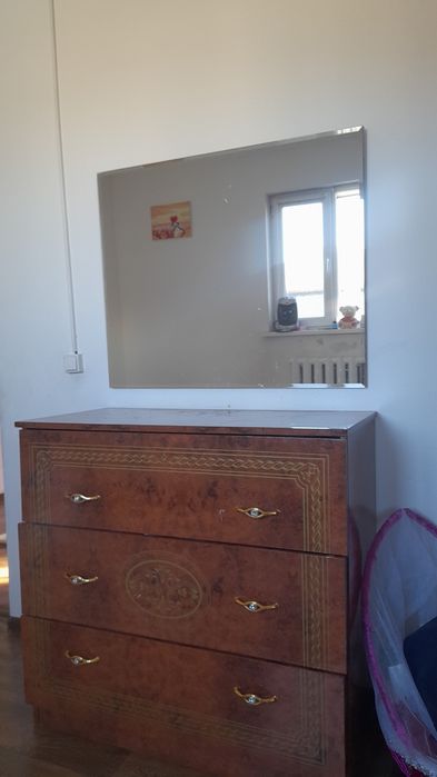 Шкаф тумбасымен сатылады