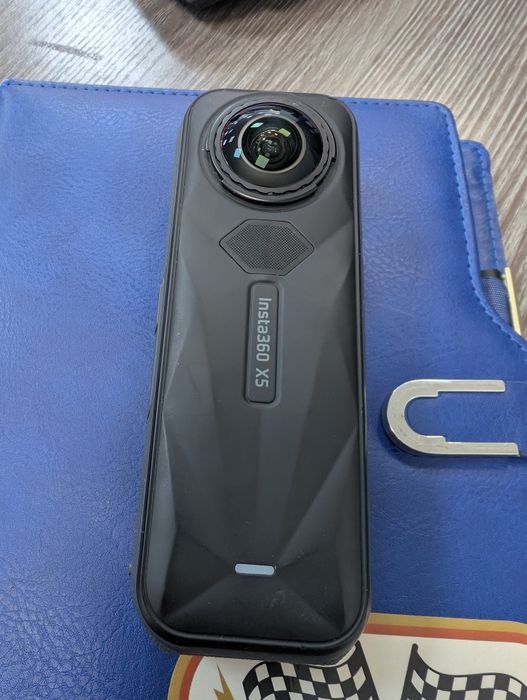 Insta 360 x5 экшен камера