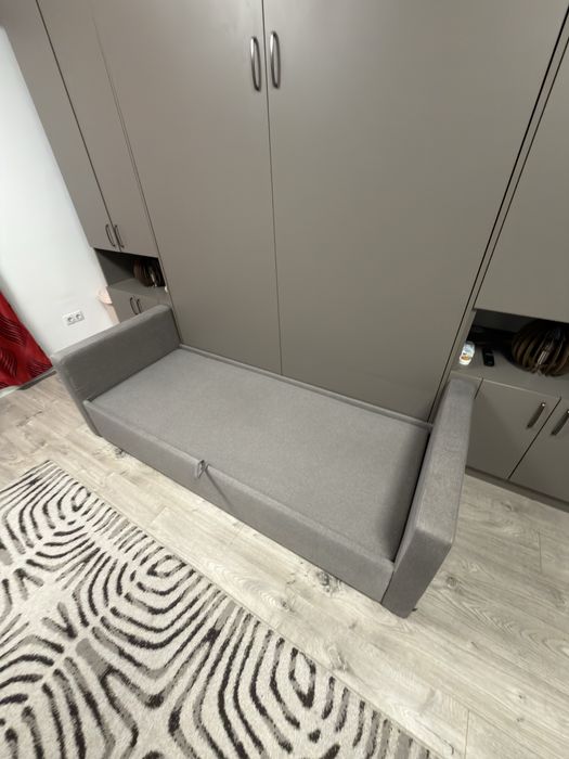 Mobilă la comandă cu pat ascuns și canapea