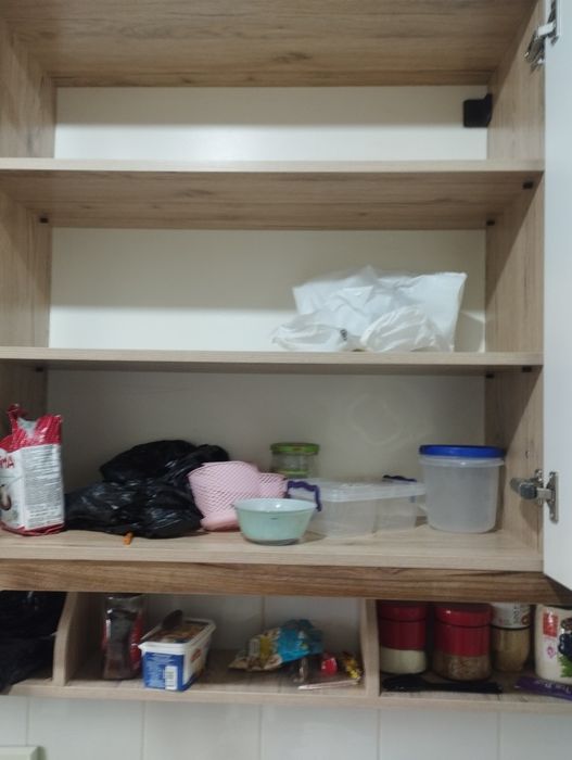 Kuxiniy mebel sotiladi