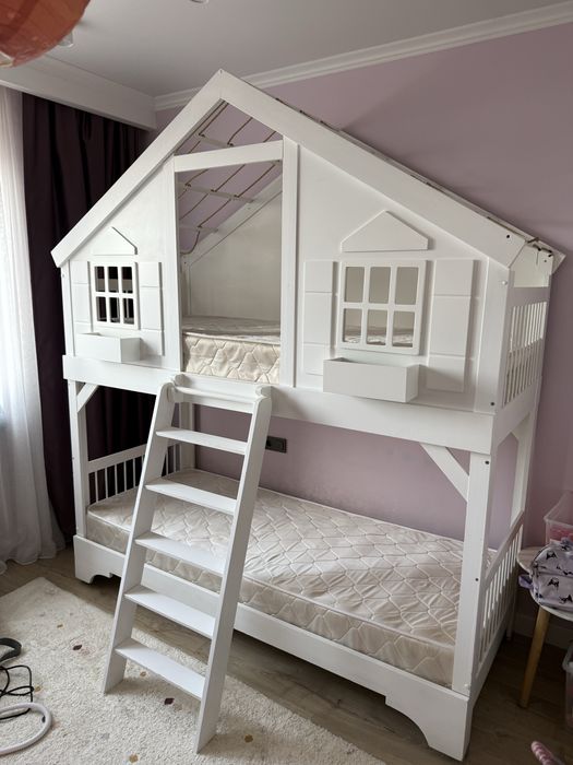 двухъярусная кровать