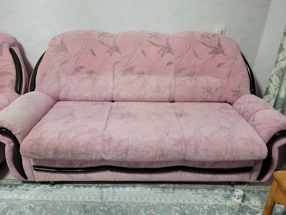 Диван для гостиной комнаты