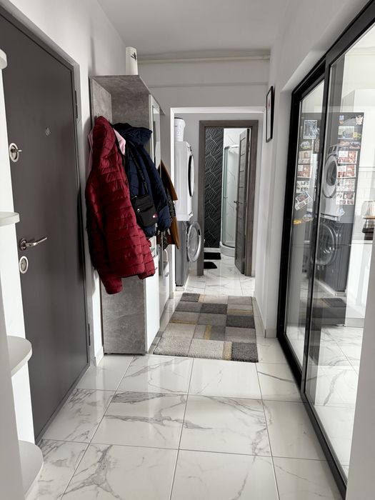 Apartamnet 2 camere decomandat la cheie