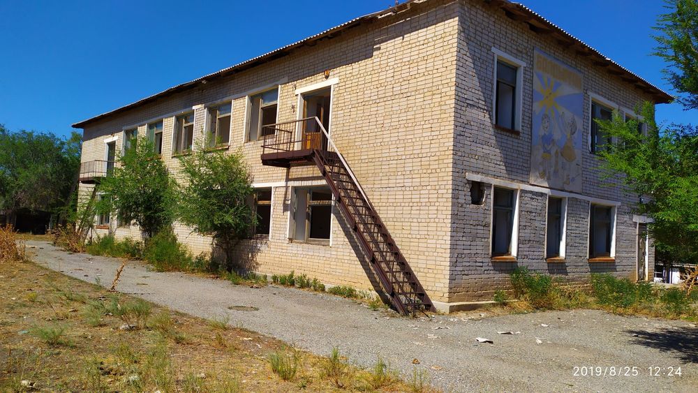 Продам здания 2х этажное