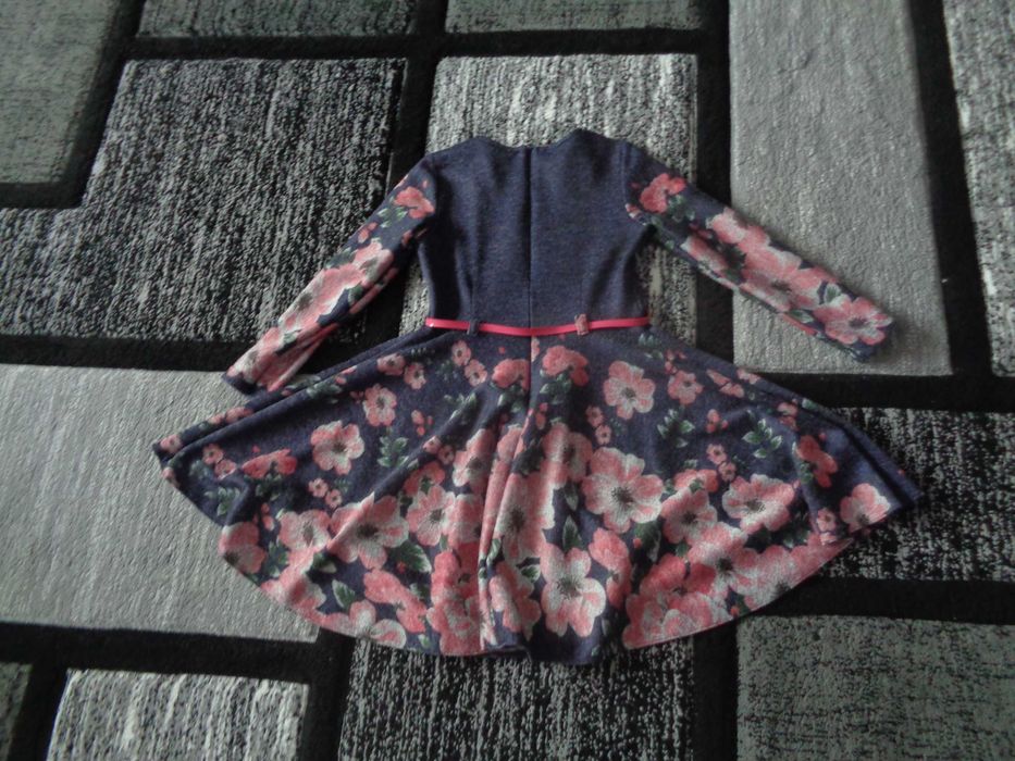 Vand rochita de fetita cu maneca lunga 1.