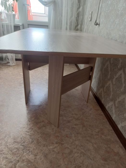 продам стол книжка