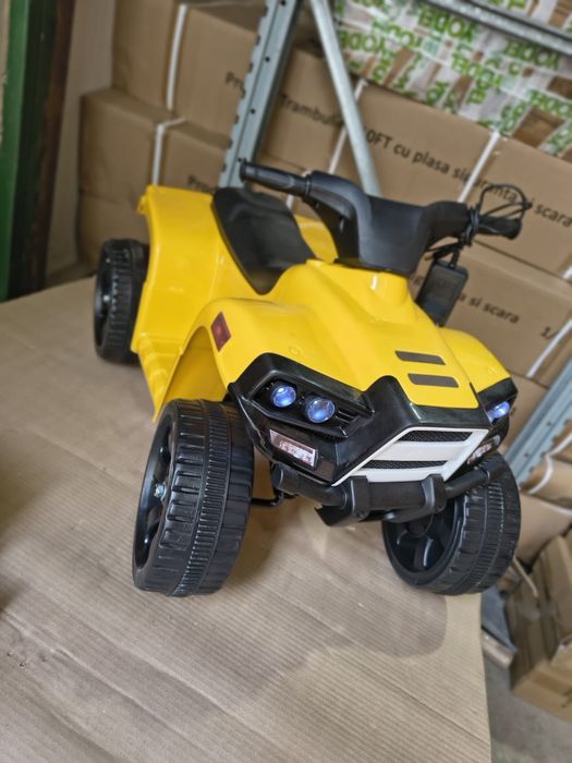 Atv electric pentru copii Nichiduta  6V 30W cu sunete si lumini, roti late si rezistente, suport picioare lat
