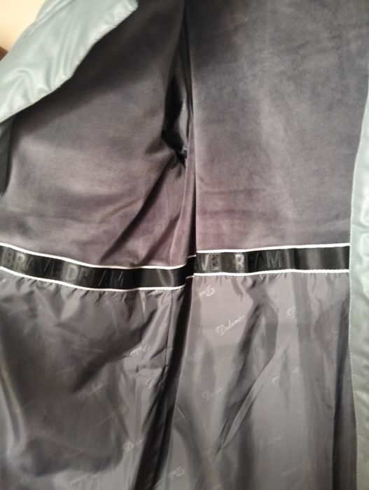 Продам зимнюю куртку на девочку