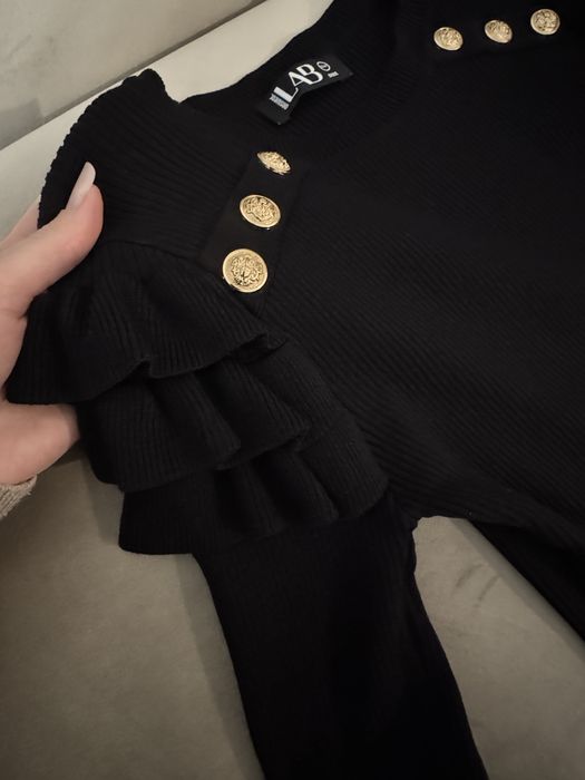 Rochiță  neagră, mulată, marimea S/M