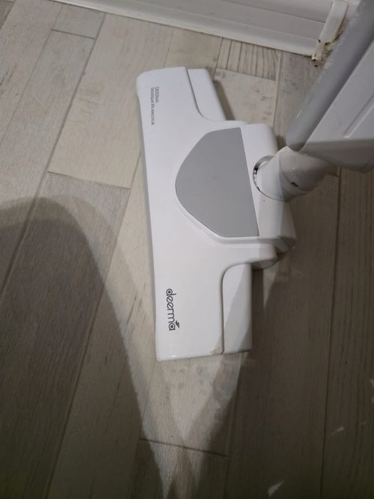 Aspirator Vertical Deerma alb  600W 0,8L